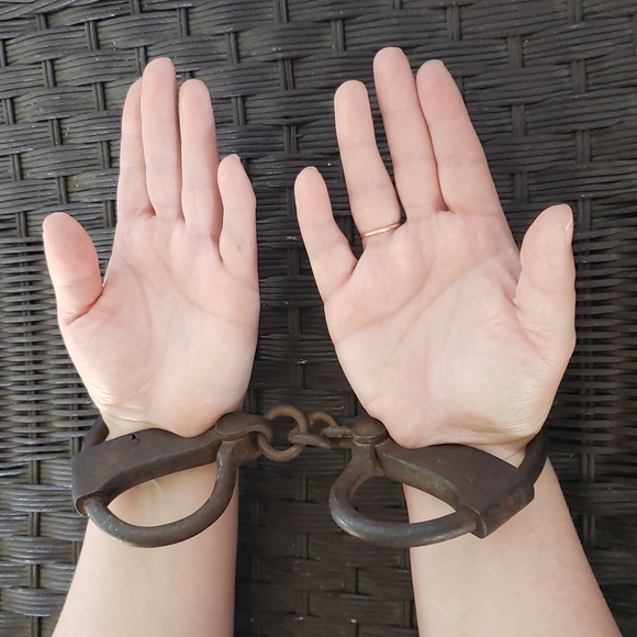 1800s Handcuffs Antique Tower's Double Lock Swivel Link Handcuffs - Picture 1 of 15